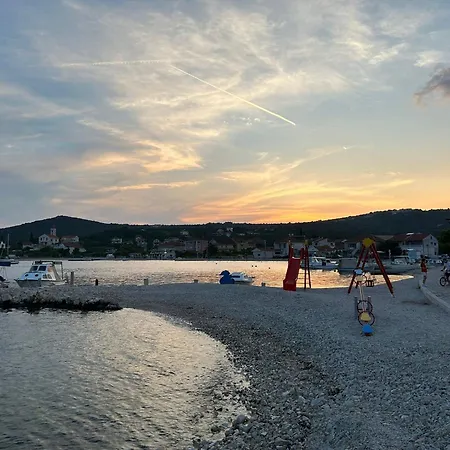 Cvita Appartamento Vinišće